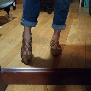 Christian Siriano brown lace-up women's flats